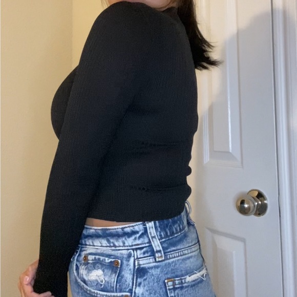 H&M Divided Cropped Turtle Neck - Picture 4 of 6